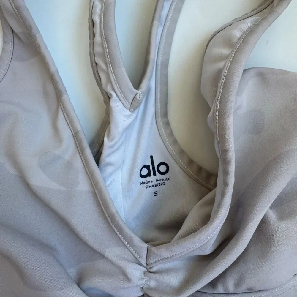 Alo Yoga Sport Bra Womens Small Wild Thing Ruched V Neck Athletic Racerback Camo